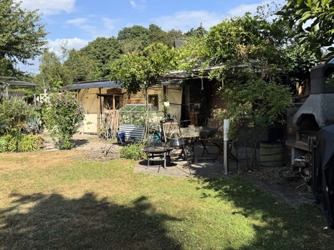 Grillplatz und Spielfläche für Ihre Kinder