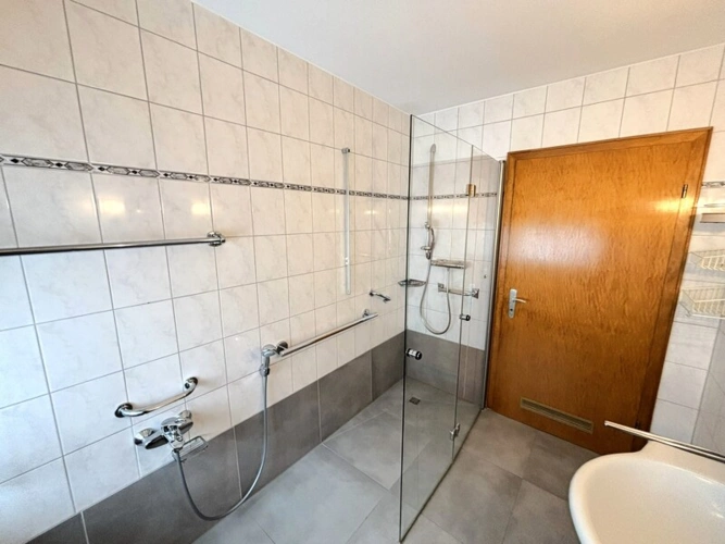 Badezimmer EG