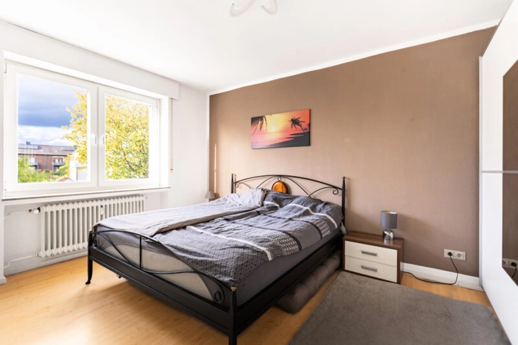 Großzügiges Schlafzimmer im 1. OG