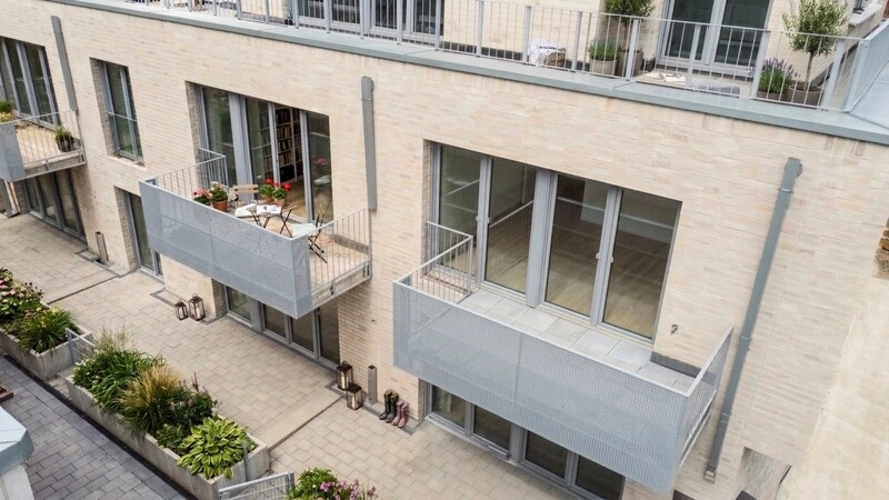 Luftbild Balkon *Bild mit KI bearbeitet*