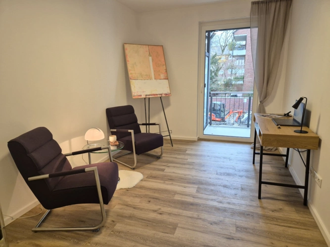 Musterfoto Kind/Büro