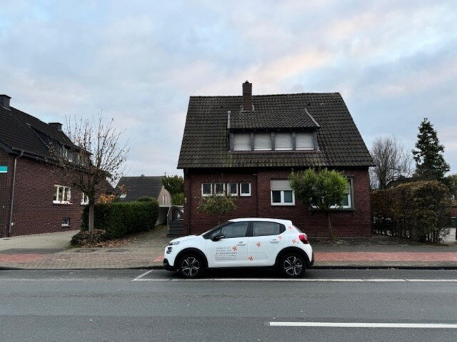 Aufgang zum EL-Appartement und Blick auf das - FH