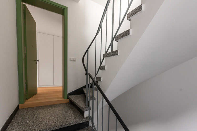 Der Flurbereich mit Wohnungseingangstür