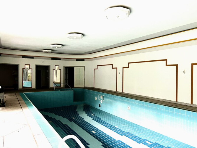 Schwimmbad