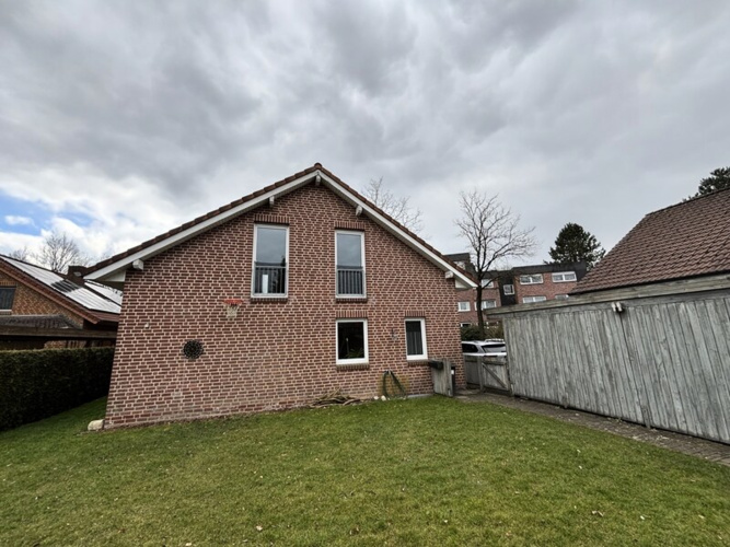 Nordansicht mit Carportanlage