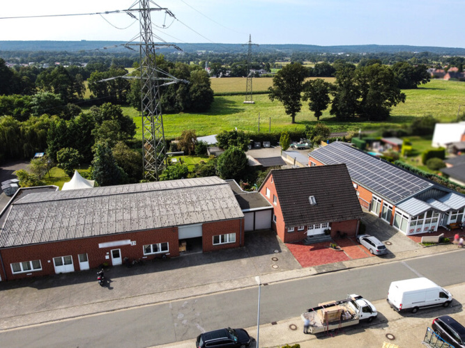 Gewerbehalle 1