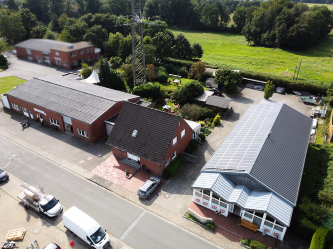 Gewerbehalle 1