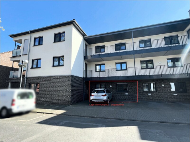 Hausansicht Straße mit Eingangsbereich