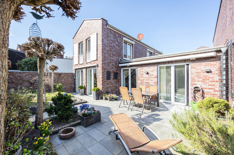 Terrasse & Garten in Südausrichtung