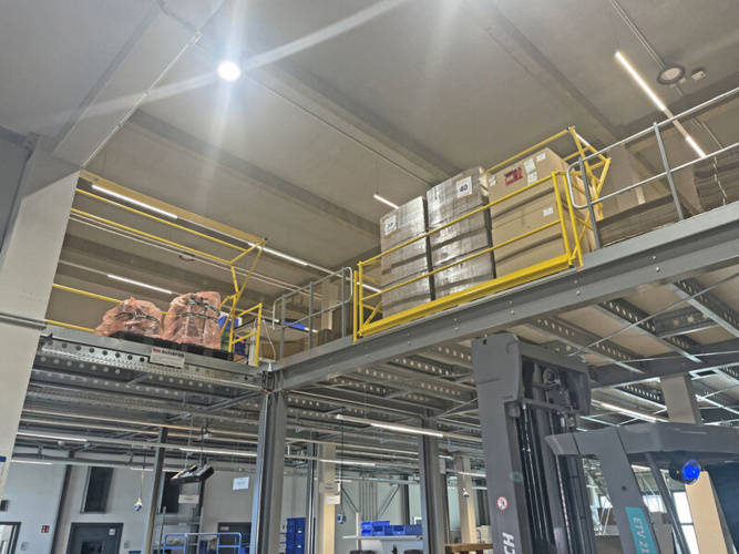 Fachbodengeschossanlage