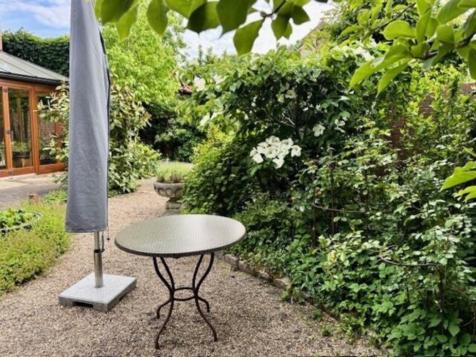 Idyllische Plätze im Garten