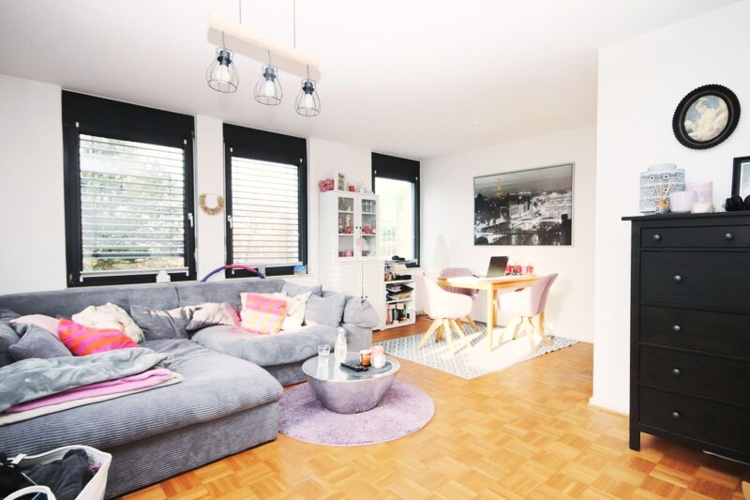 ...mit Blick zur Loggia